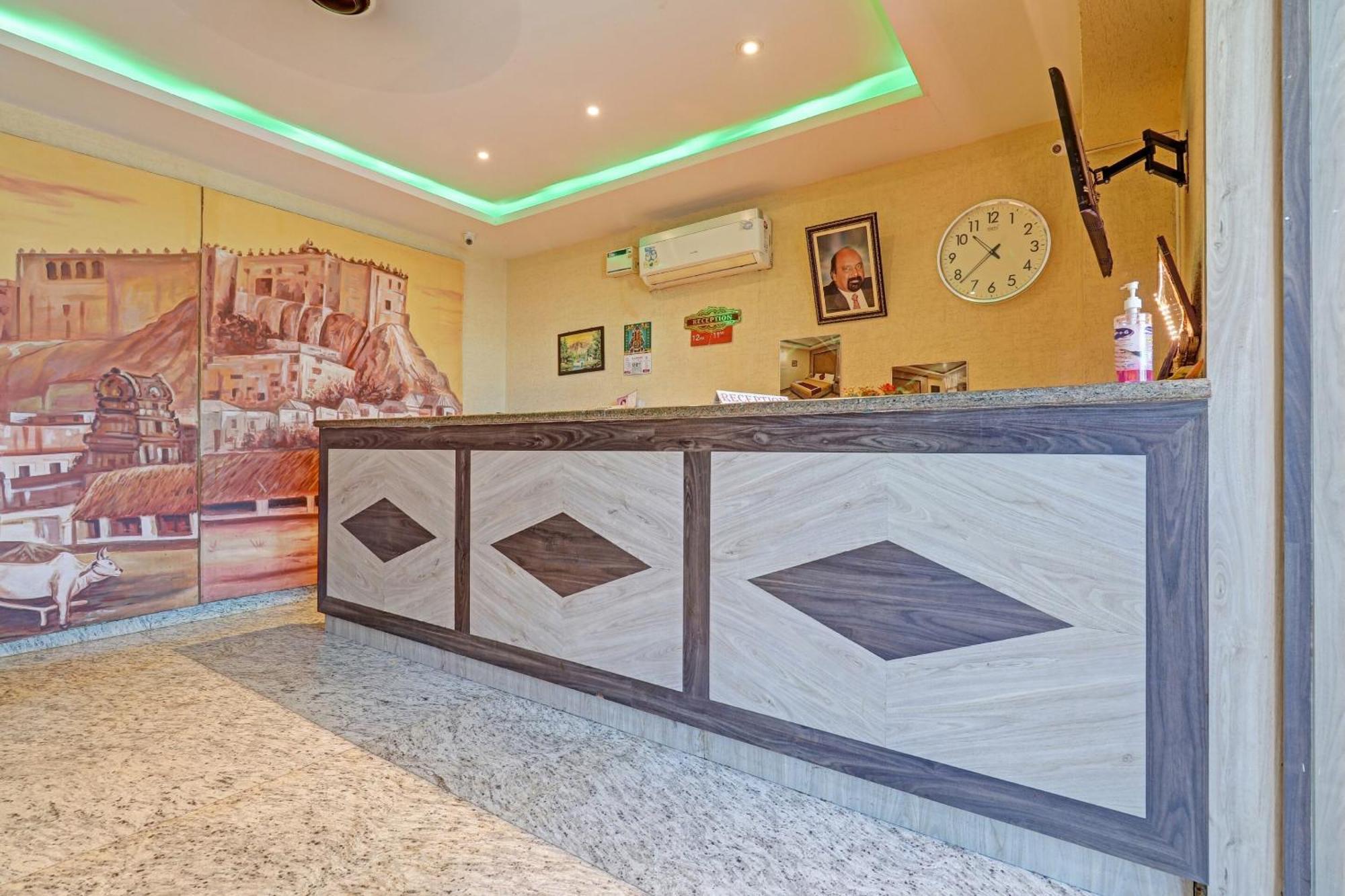 Hotel O Anbu Residency Tiruchirappalli Esterno foto