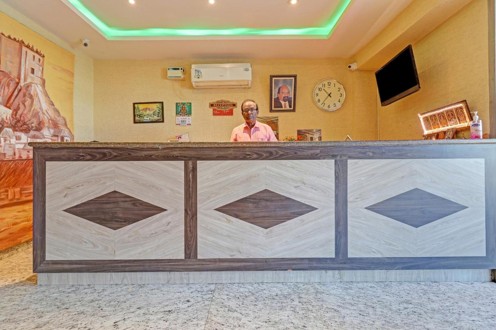 Hotel O Anbu Residency Tiruchirappalli Esterno foto